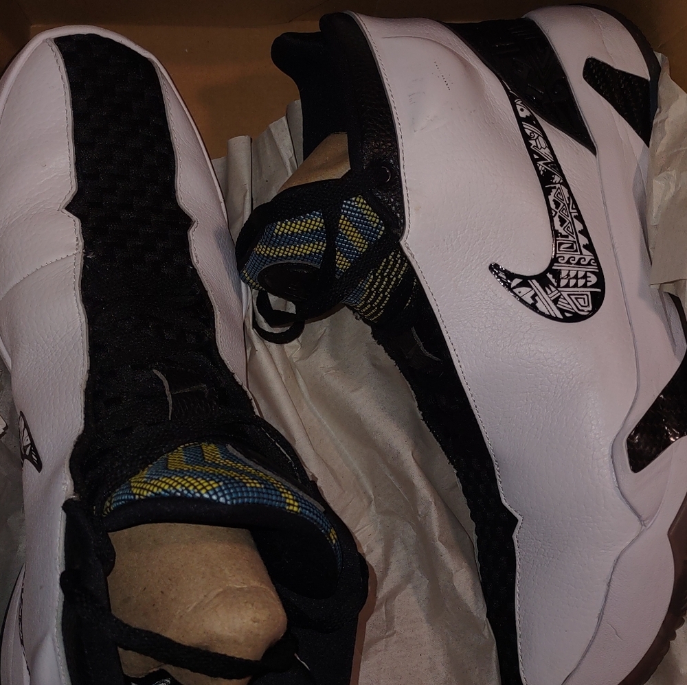 Nike N7 size 13 . White with design